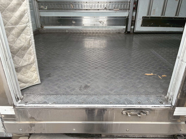 いすゞエルフ冷凍車（冷蔵車）小型（2t・3t）[写真22]