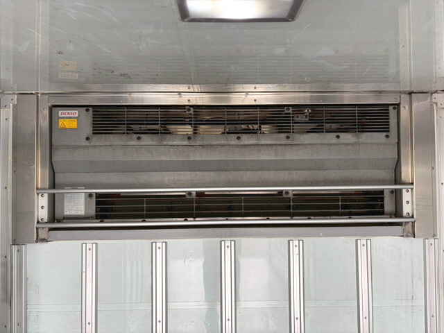 いすゞエルフ冷凍車（冷蔵車）小型（2t・3t）[写真24]