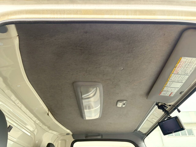 いすゞエルフ冷凍車（冷蔵車）小型（2t・3t）[写真36]