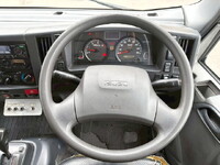 いすゞエルフ冷凍車（冷蔵車）小型（2t・3t）[写真38]