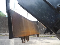 UDトラックスクオンダンプ大型（10t）[写真18]