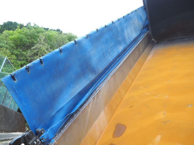 UDトラックスクオンダンプ大型（10t）[写真19]