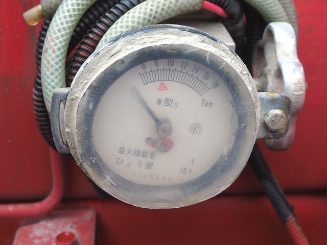 UDトラックスクオンダンプ大型（10t）[写真25]