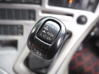 UDトラックスクオンダンプ大型（10t）[写真38]