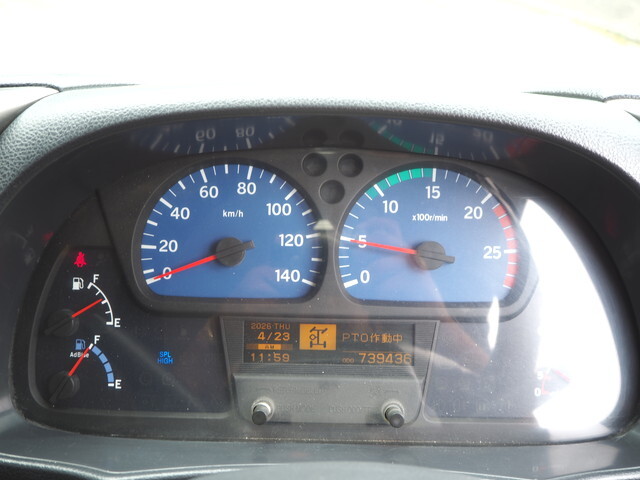 UDトラックスクオンダンプ大型（10t）[写真39]