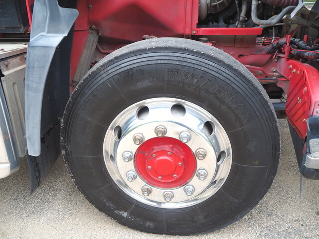 UDトラックスクオンダンプ大型（10t）[写真08]