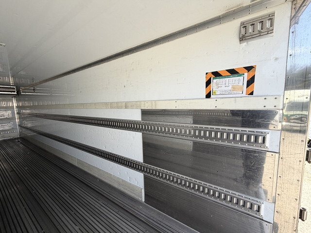 いすゞギガ冷凍車（冷蔵車）大型（10t）[写真13]