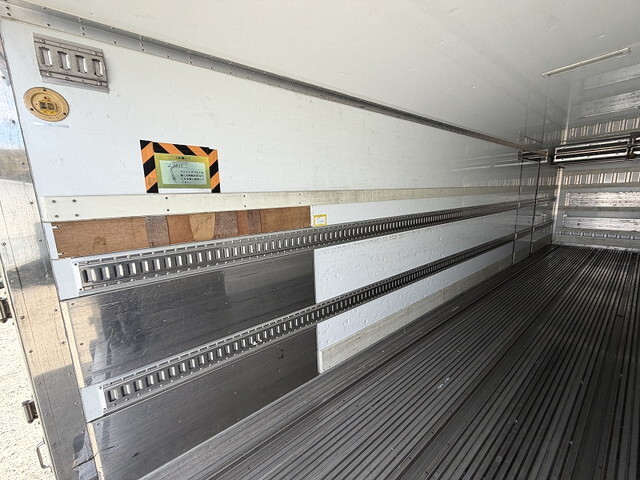 いすゞギガ冷凍車（冷蔵車）大型（10t）[写真14]