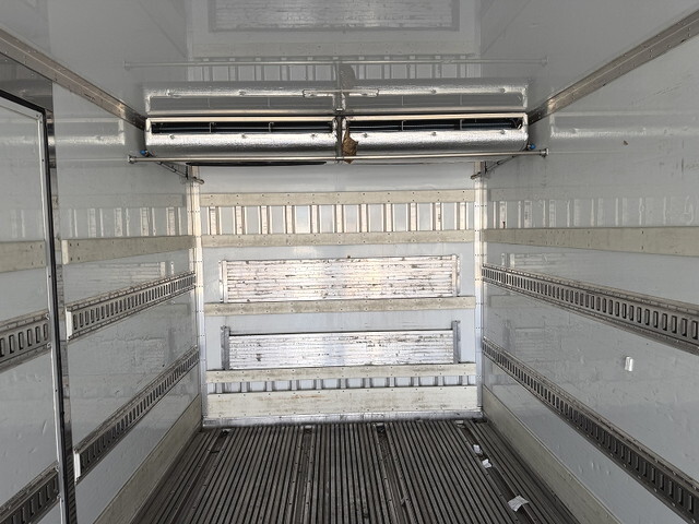 いすゞギガ冷凍車（冷蔵車）大型（10t）[写真15]