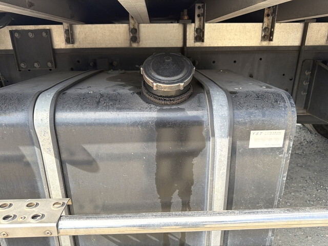 いすゞギガ冷凍車（冷蔵車）大型（10t）[写真23]