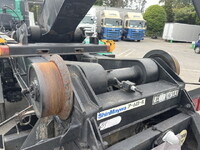 日野プロフィアコンテナ専用車大型（10t）[写真15]