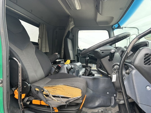 日野プロフィアコンテナ専用車大型（10t）[写真23]