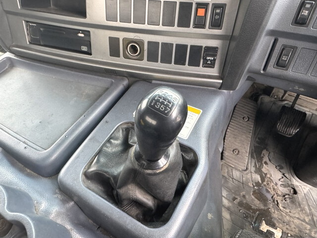 日野プロフィアコンテナ専用車大型（10t）[写真26]