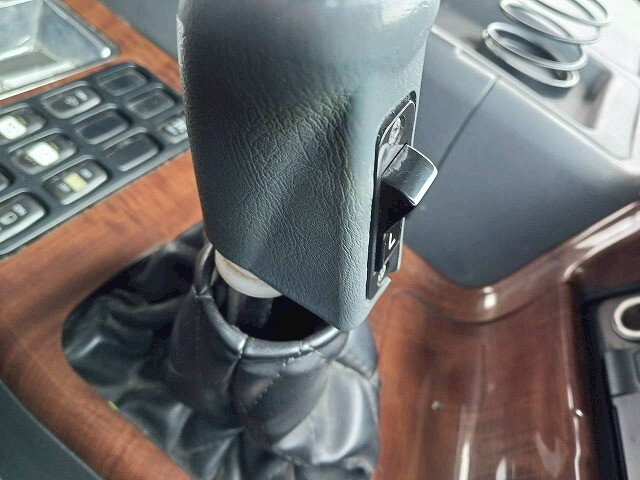 三菱ふそうスーパーグレート平床式トレーラー大型（10t）[写真24]