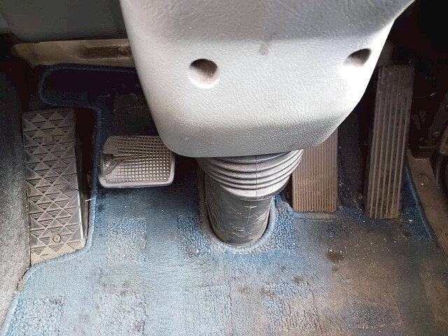 三菱ふそうスーパーグレート平床式トレーラー大型（10t）[写真25]