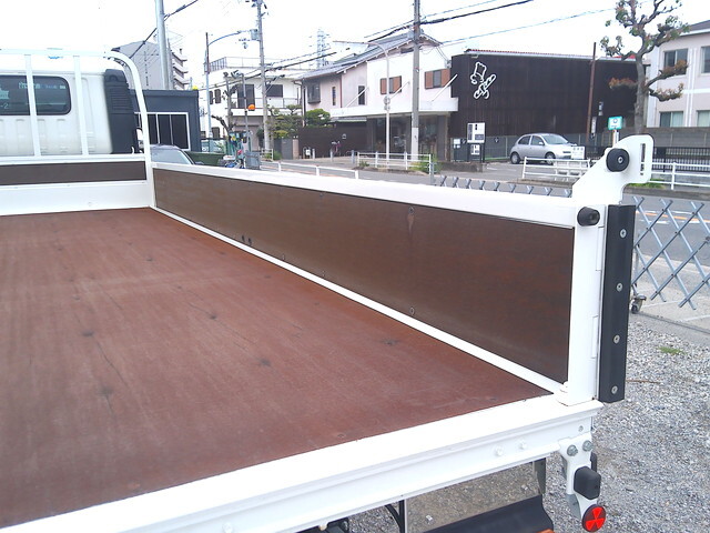 日野デュトロ平ボディ小型（2t・3t）[写真24]