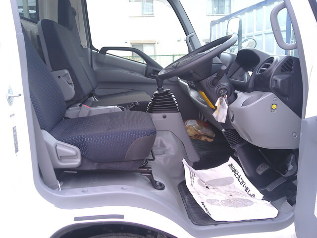 日野デュトロ平ボディ小型（2t・3t）[写真29]