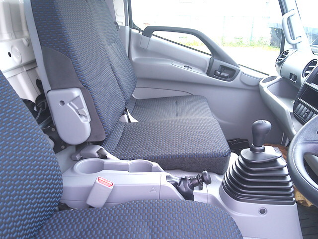 日野デュトロ平ボディ小型（2t・3t）[写真31]
