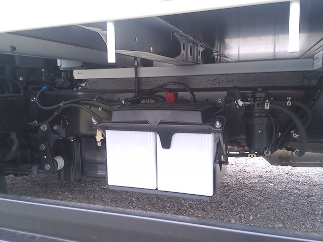 日野デュトロ平ボディ小型（2t・3t）[写真13]