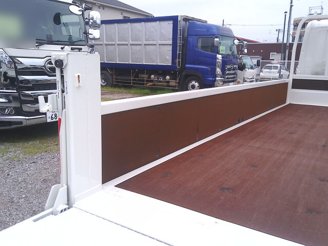 日野デュトロ平ボディ小型（2t・3t）[写真22]