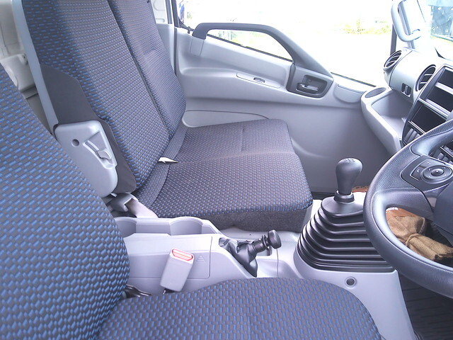 日野デュトロ平ボディ小型（2t・3t）[写真30]