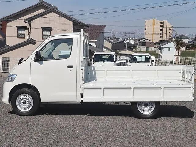 マツダボンゴ平ボディ小型（2t・3t）[写真10]