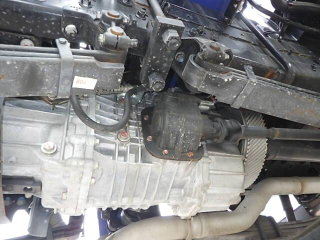 日野プロフィアセルフクレーン4段大型（10t）[写真18]