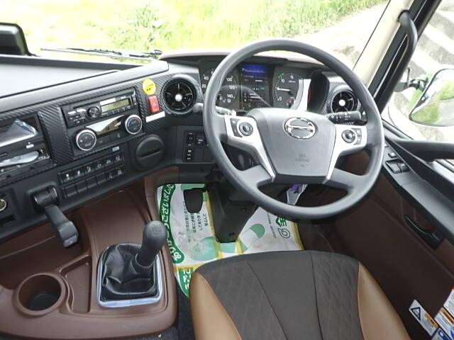 日野プロフィアセルフクレーン4段大型（10t）[写真26]