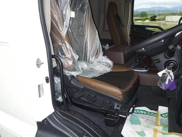 日野プロフィアセルフクレーン4段大型（10t）[写真27]