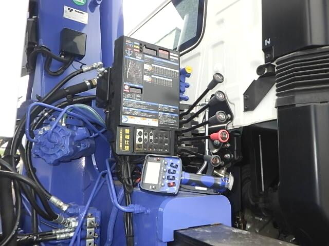 日野プロフィアセルフクレーン4段大型（10t）[写真08]