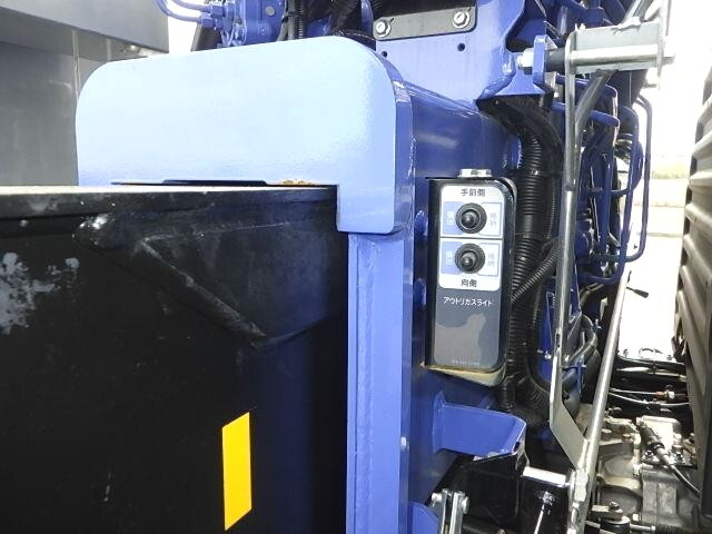 日野プロフィアセルフクレーン4段大型（10t）[写真09]