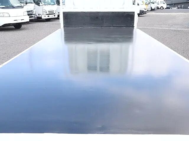 三菱ふそうキャンター平ボディ小型（2t・3t）[写真10]