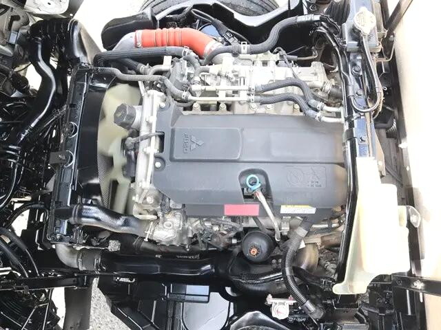 三菱ふそうキャンター平ボディ小型（2t・3t）[写真15]