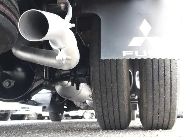 三菱ふそうキャンター平ボディ小型（2t・3t）[写真26]