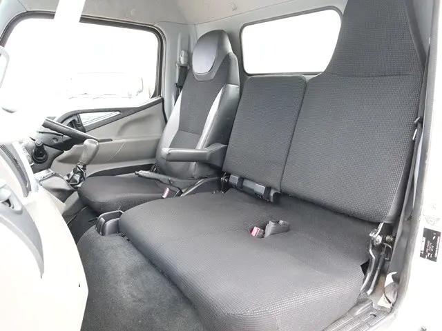 三菱ふそうキャンター平ボディ小型（2t・3t）[写真31]