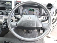 三菱ふそうキャンター平ボディ小型（2t・3t）[写真33]