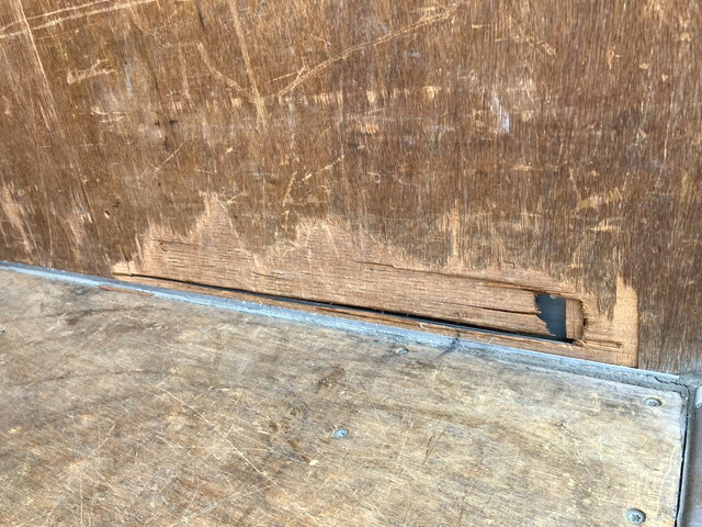 いすゞエルフアルミバン小型（2t・3t）[写真16]