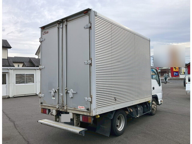 いすゞエルフアルミバン小型（2t・3t）[写真02]