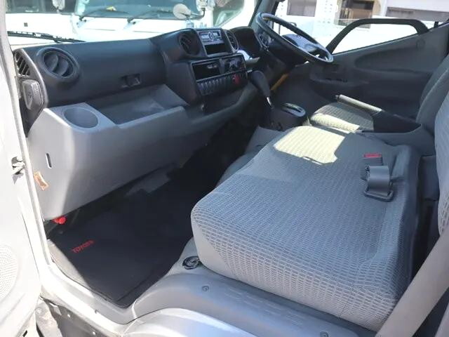 トヨタダイナ平ボディ小型（2t・3t）[写真28]