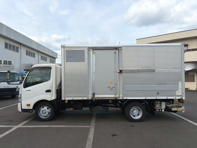 日野デュトロアルミバン小型（2t・3t）[写真04]