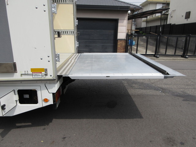 いすゞエルフパネルバン小型（2t・3t）[写真19]