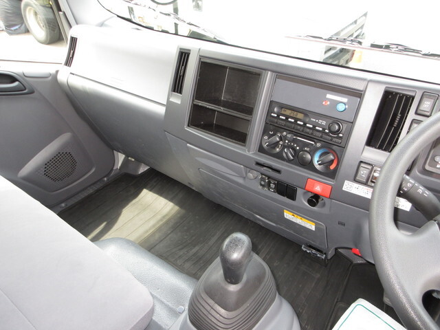 いすゞエルフパネルバン小型（2t・3t）[写真29]