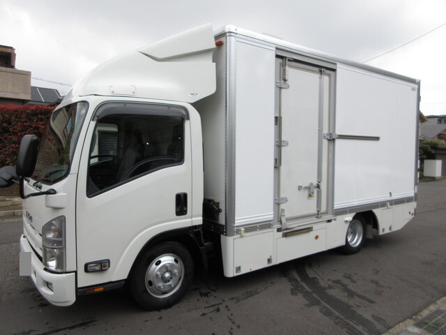 いすゞエルフパネルバン小型（2t・3t）[写真03]