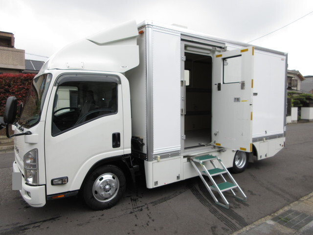 いすゞエルフパネルバン小型（2t・3t）[写真05]