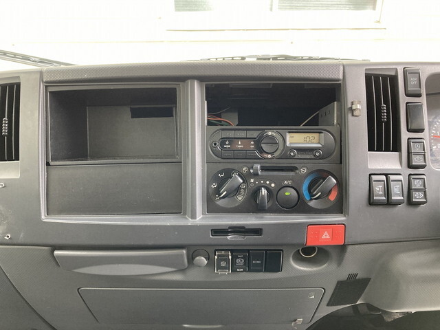 いすゞエルフアルミバン小型（2t・3t）[写真22]