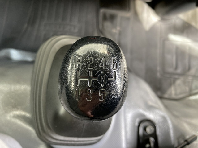 いすゞエルフアルミバン小型（2t・3t）[写真23]