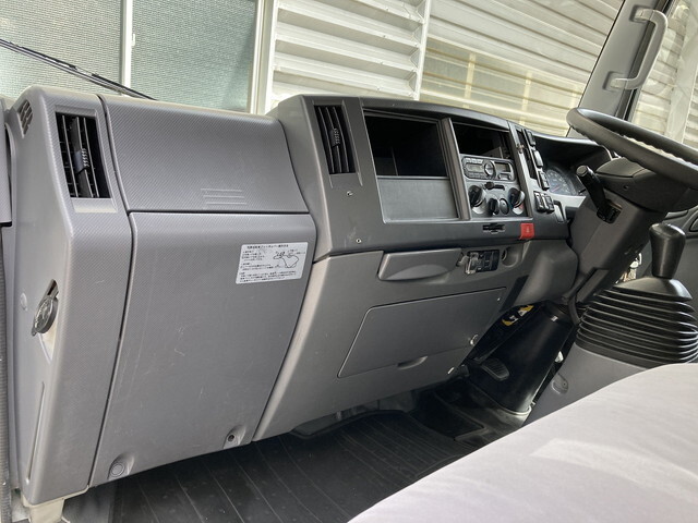 いすゞエルフアルミバン小型（2t・3t）[写真25]