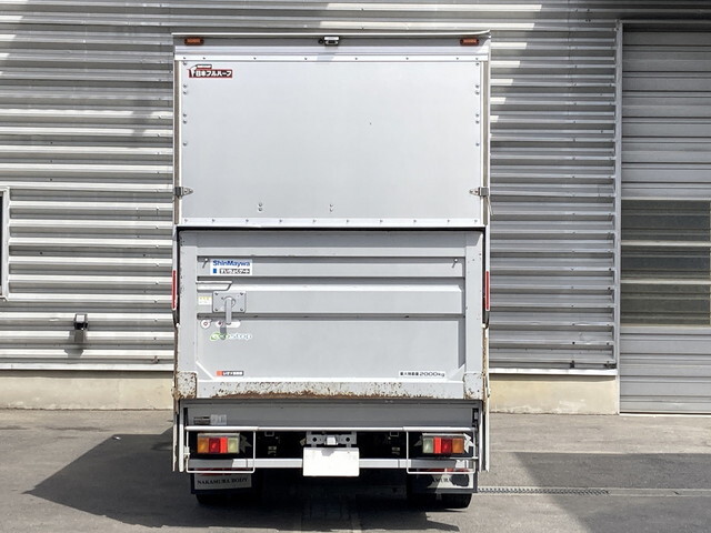 いすゞエルフアルミバン小型（2t・3t）[写真03]