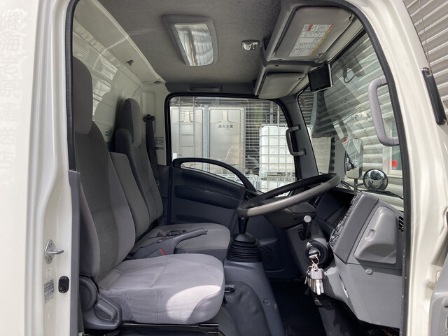 いすゞエルフアルミバン小型（2t・3t）[写真31]