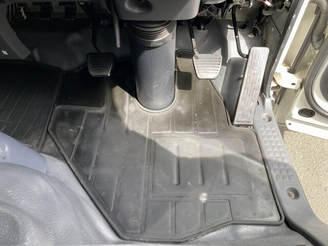 いすゞエルフアルミバン小型（2t・3t）[写真35]